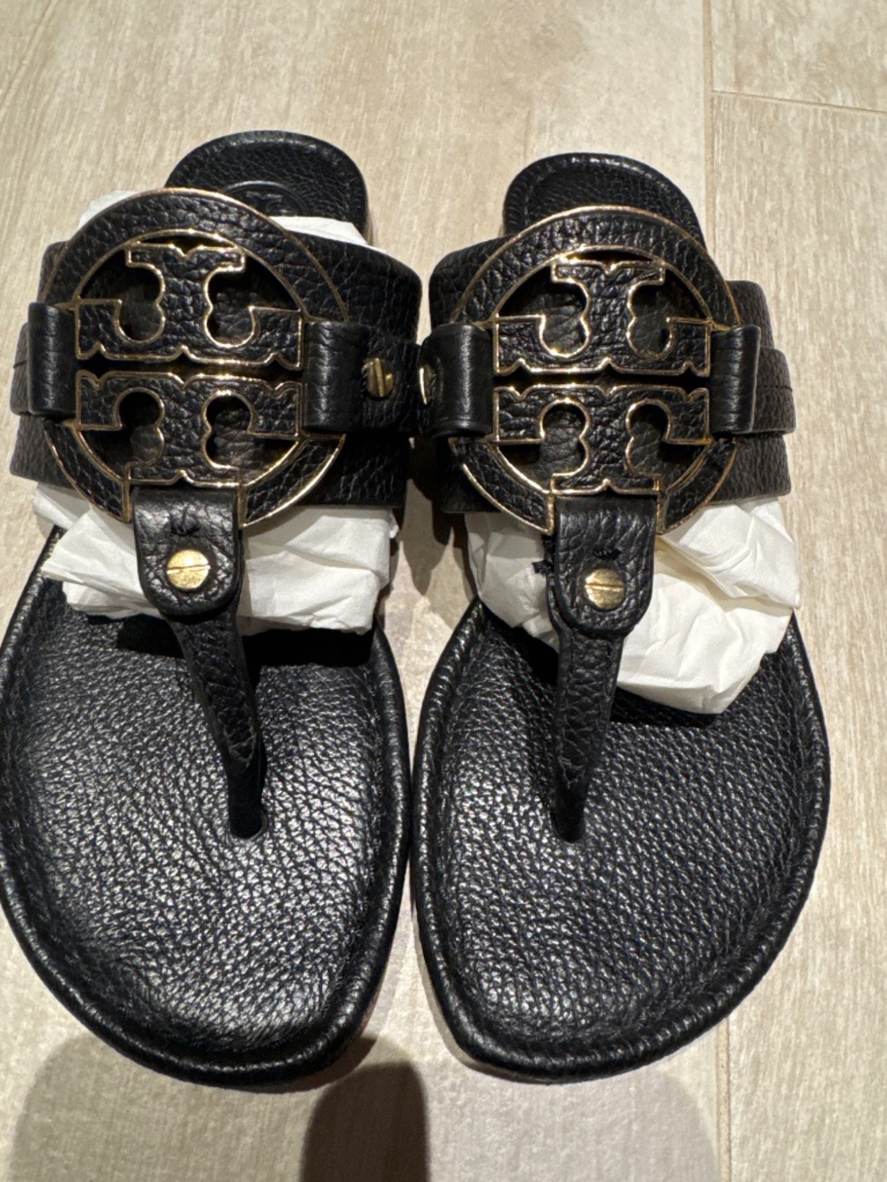 Tory Burch, black leather thong sandals 7.5 - Picture 4 of 4